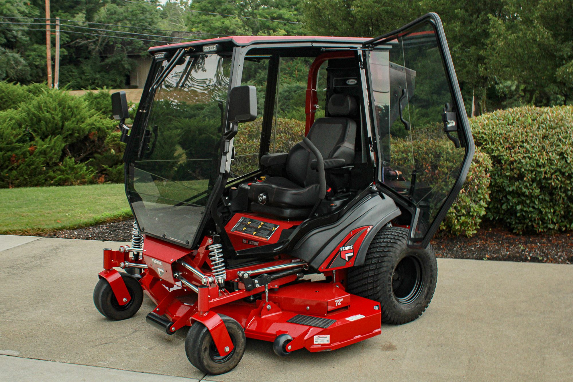 Expanded Premium Air-Conditioned Cab line with Ferris ISX 3300, Zero Turn Mower